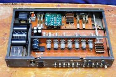 LUXMAN A3032 TUBE PRE AMPLIFIER