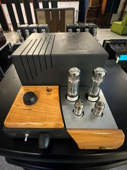 Unison Research Simply Two Integrated Tube Amplifier